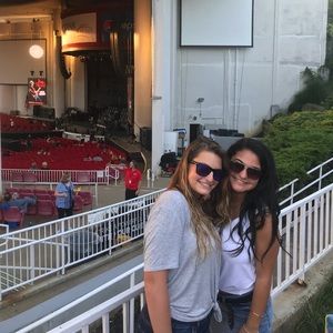 Meet your Posher, Felicia